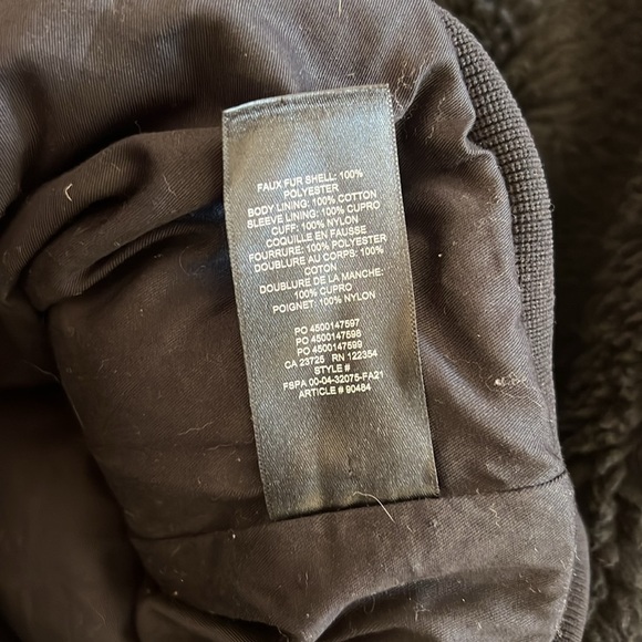 Aritzia Black Fleece Jacket - Picture 9 of 12